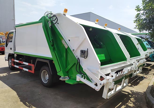 Customer from Cameroon repurchase HOWO series sanitation truck