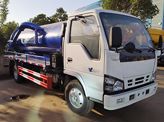 Isuzu 5 m³sewage suction truck