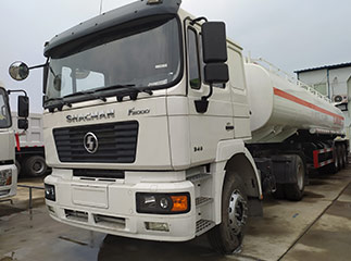 Shacman 45000L semi-trailer oil tank truck