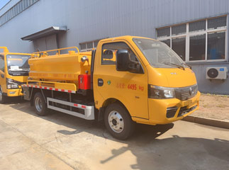 dongfeng mini 4cbm high pressure cleaning  sewage suction truck