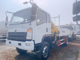 Howo xcmg 3.2ton truck mounted crane