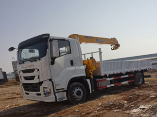 isuzu xcmg 5ton truck mounted crane