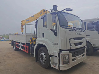 isuzu giga 10ton xcmg truck mounted crane