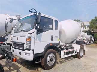 2024 small howo 5cbm concrete mixer truck